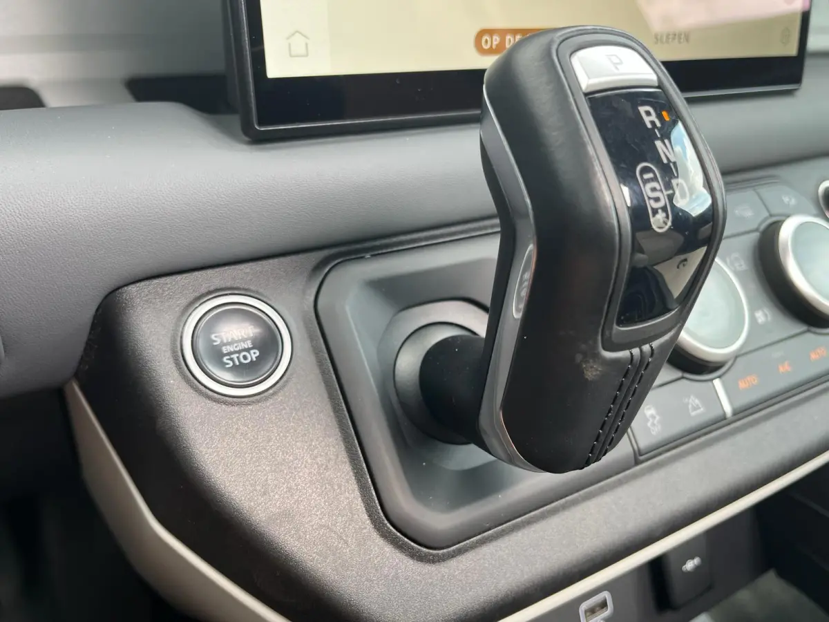 2.0 P400e 110 X-Dynamic HSE | Elek. Trekhaak | Meridian Audio | Panoramadak | Stoel Koeling & Verwarming |