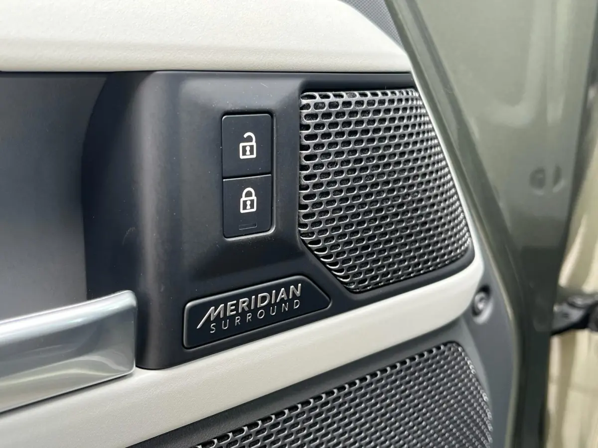 2.0 P400e 110 X-Dynamic HSE | Elek. Trekhaak | Meridian Audio | Panoramadak | Stoel Koeling & Verwarming |
