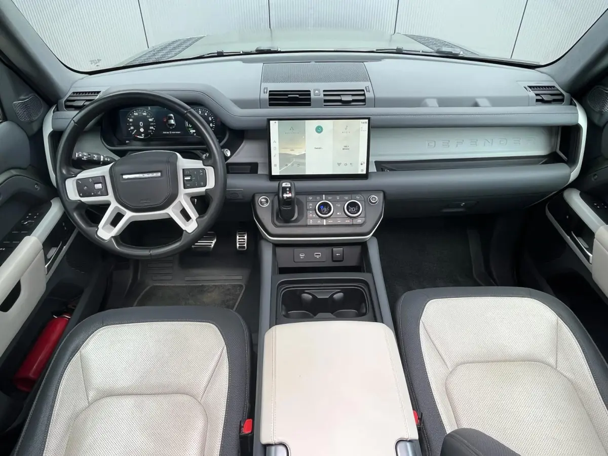 2.0 P400e 110 X-Dynamic HSE | Elek. Trekhaak | Meridian Audio | Panoramadak | Stoel Koeling & Verwarming |