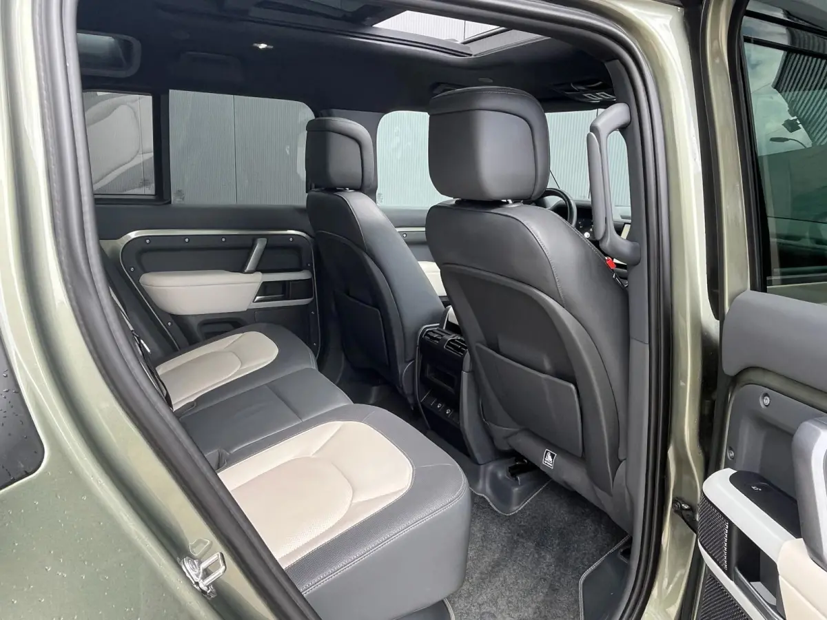2.0 P400e 110 X-Dynamic HSE | Elek. Trekhaak | Meridian Audio | Panoramadak | Stoel Koeling & Verwarming |