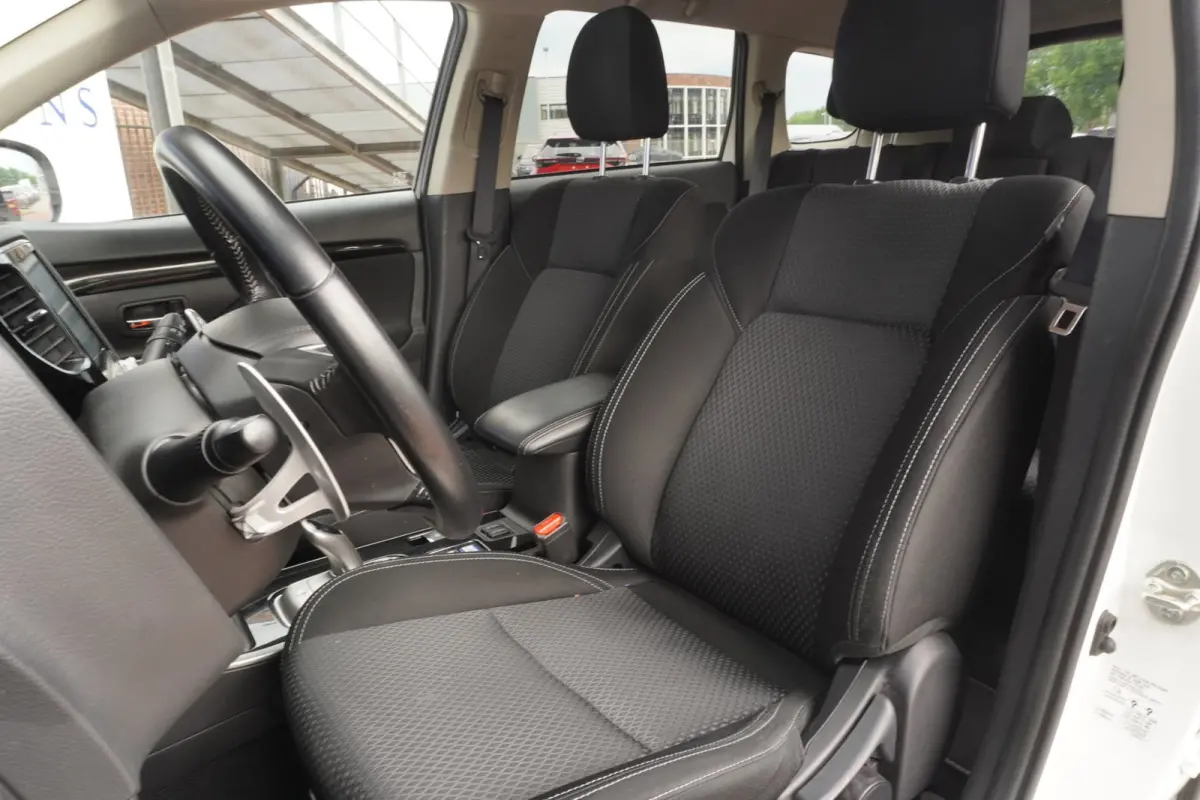 2.4 PHEV 4WD Pure 240PK / Carplay / Camera / stoel-verw / 45.KM Act.radius / 1500.KG Trekgewicht / = SUPER !!