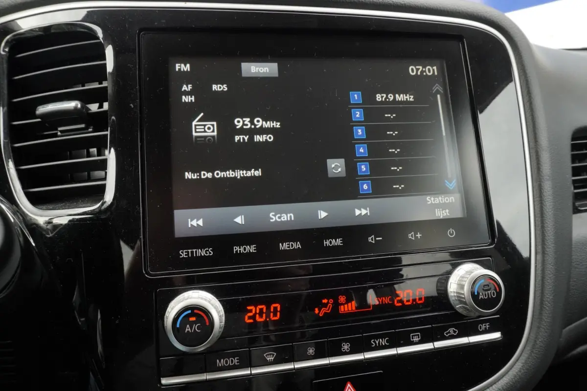 2.4 PHEV 4WD Pure 240PK / Carplay / Camera / stoel-verw / 45.KM Act.radius / 1500.KG Trekgewicht / = SUPER !!
