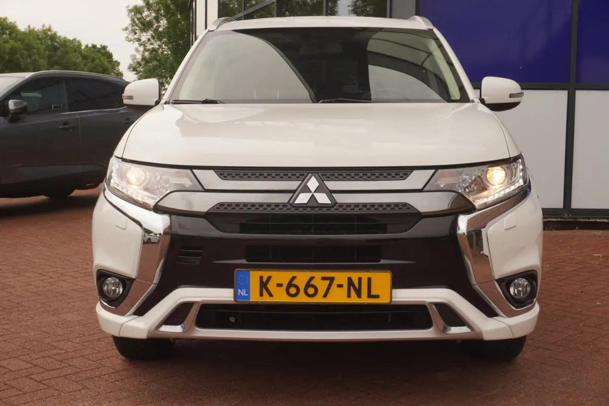 2.4 PHEV 4WD Pure 240PK / Carplay / Camera / stoel-verw / 45.KM Act.radius / 1500.KG Trekgewicht / = SUPER !!
