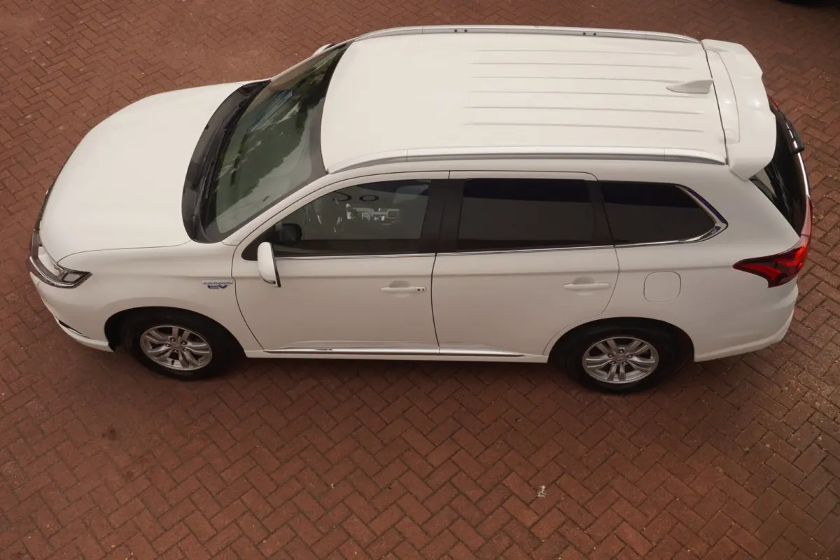 2.4 PHEV 4WD Pure 240PK / Carplay / Camera / stoel-verw / 45.KM Act.radius / 1500.KG Trekgewicht / = SUPER !!