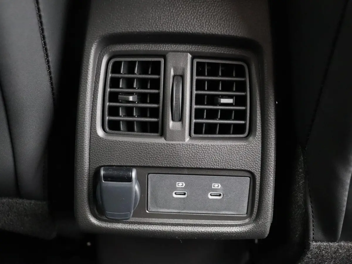 E-Tech full hybrid 160pk techno | Vijf jaar garantie | Stoel- en stuurwielverwarming | Achteruitrijcamera |