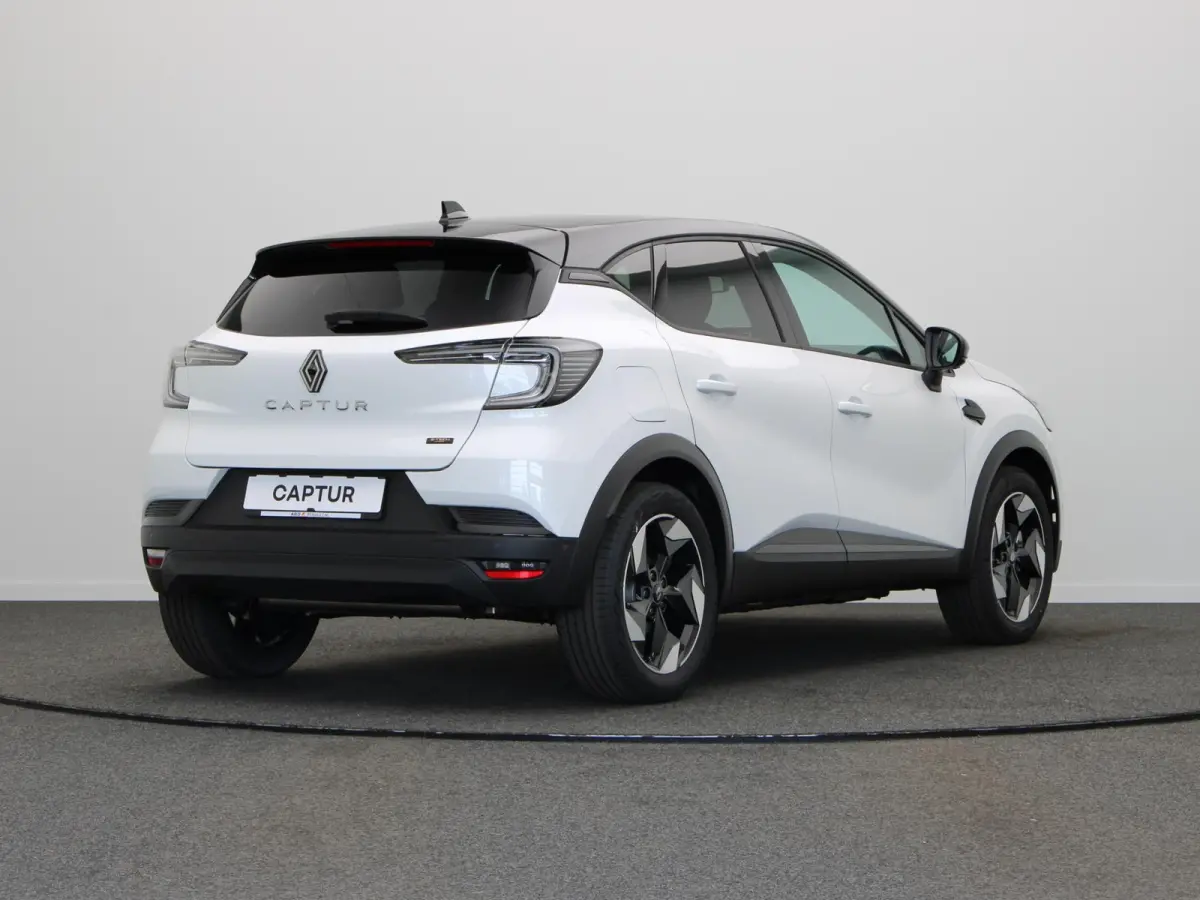 E-Tech full hybrid 160pk techno | Vijf jaar garantie | Stoel- en stuurwielverwarming | Achteruitrijcamera |