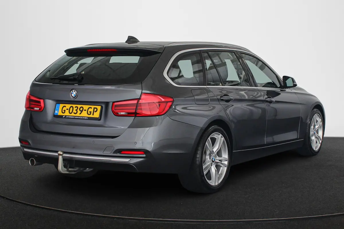 318i Luxury Edition Elektrische Trekhaak HiFi Groot Navigatie