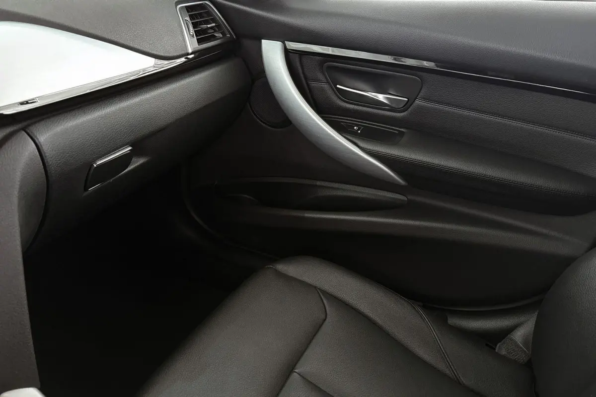 318i Luxury Edition Elektrische Trekhaak HiFi Groot Navigatie