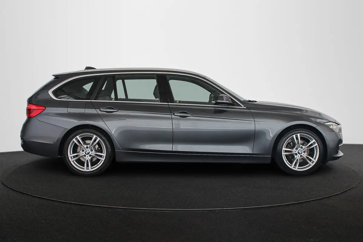 318i Luxury Edition Elektrische Trekhaak HiFi Groot Navigatie