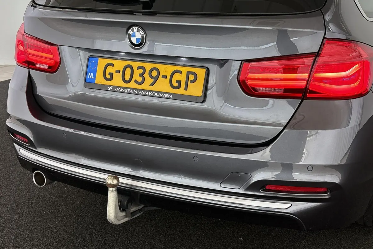 318i Luxury Edition Elektrische Trekhaak HiFi Groot Navigatie