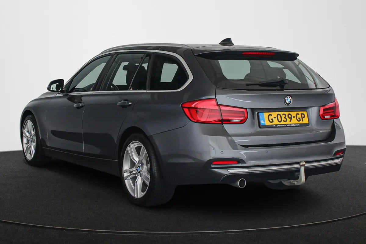 318i Luxury Edition Elektrische Trekhaak HiFi Groot Navigatie