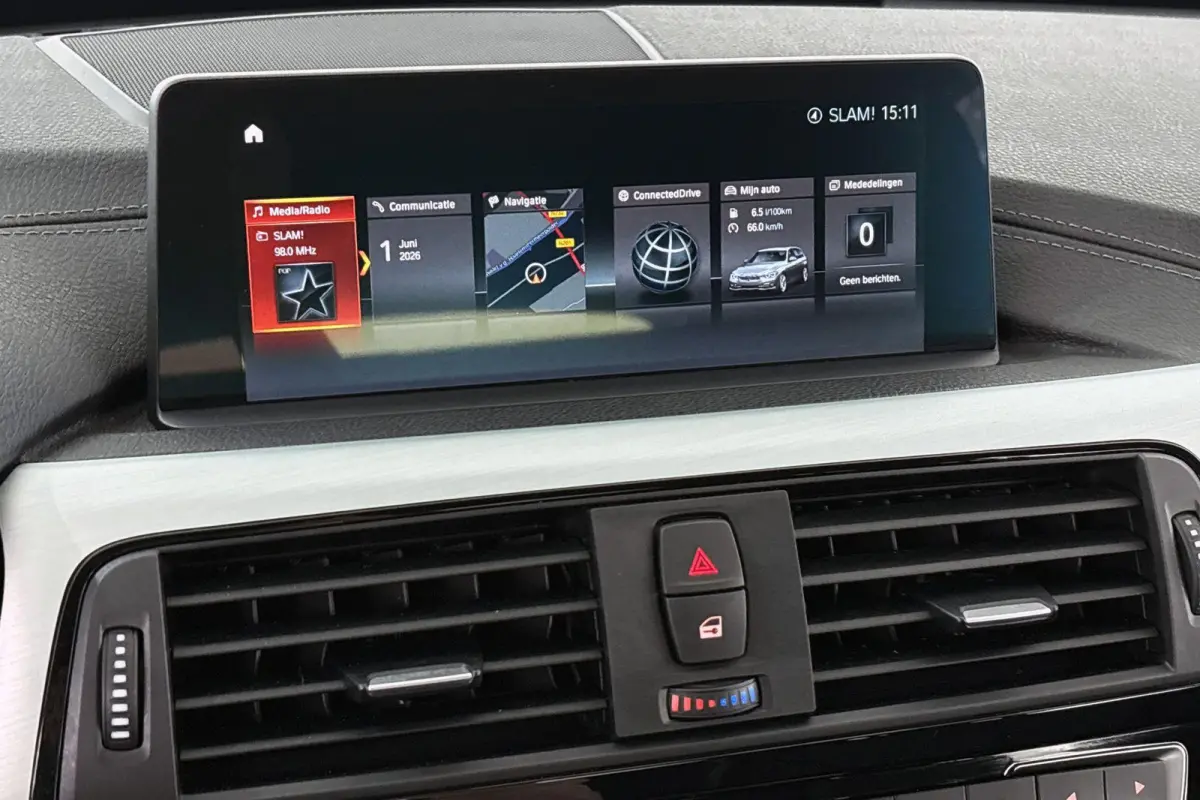 318i Luxury Edition Elektrische Trekhaak HiFi Groot Navigatie