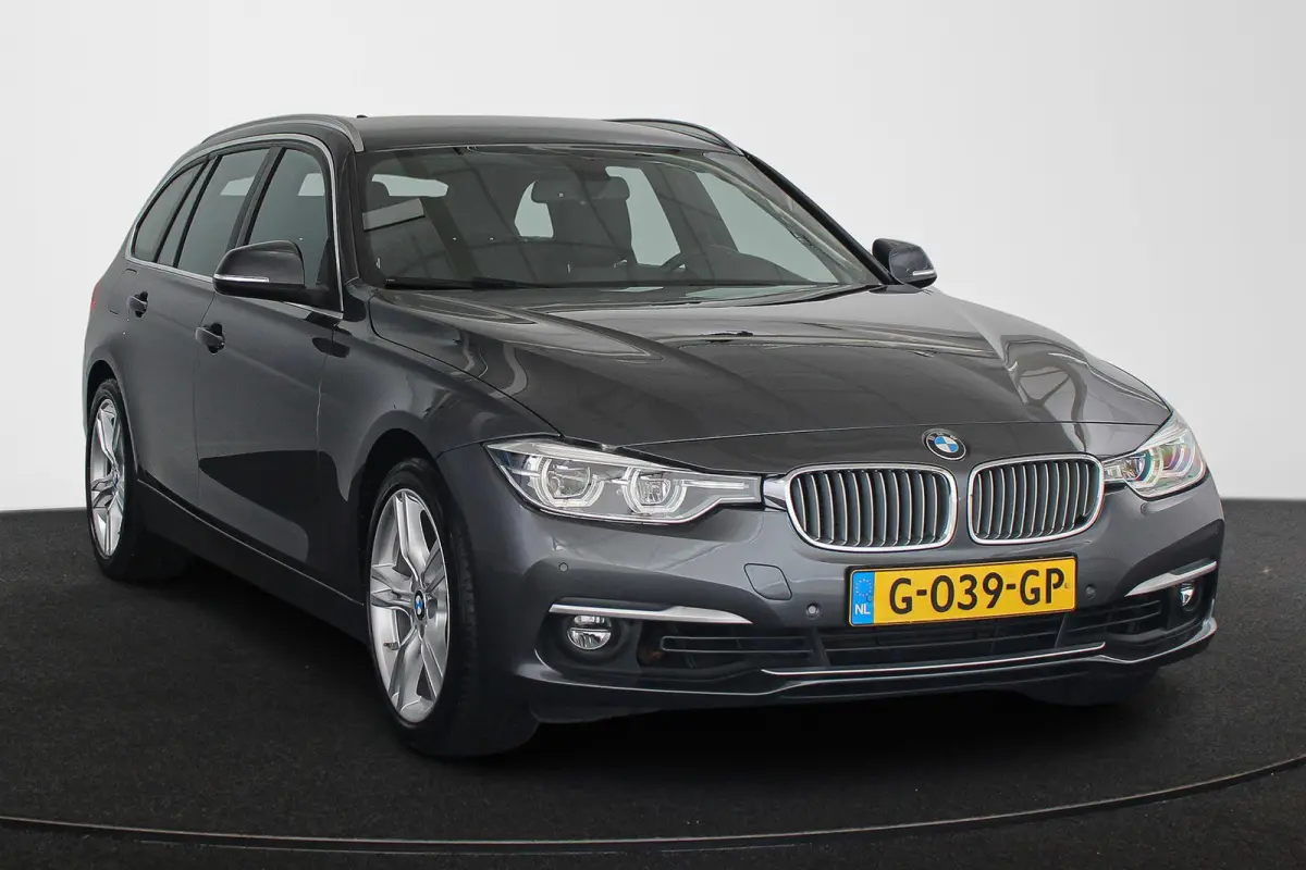 318i Luxury Edition Elektrische Trekhaak HiFi Groot Navigatie
