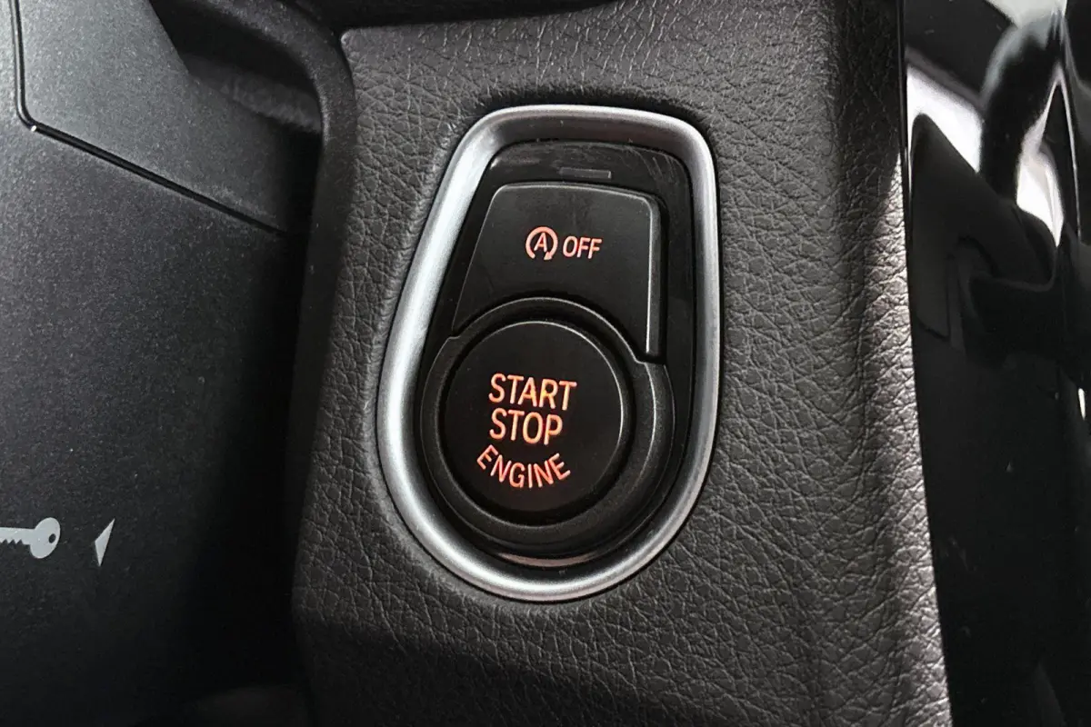 318i Luxury Edition Elektrische Trekhaak HiFi Groot Navigatie