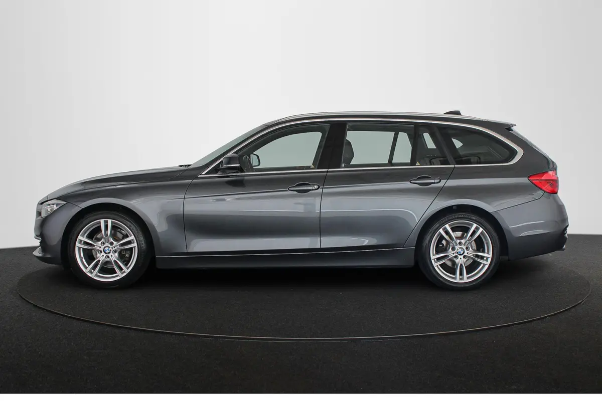 318i Luxury Edition Elektrische Trekhaak HiFi Groot Navigatie