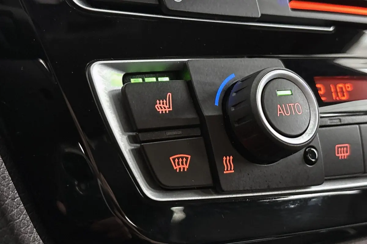 318i Luxury Edition Elektrische Trekhaak HiFi Groot Navigatie