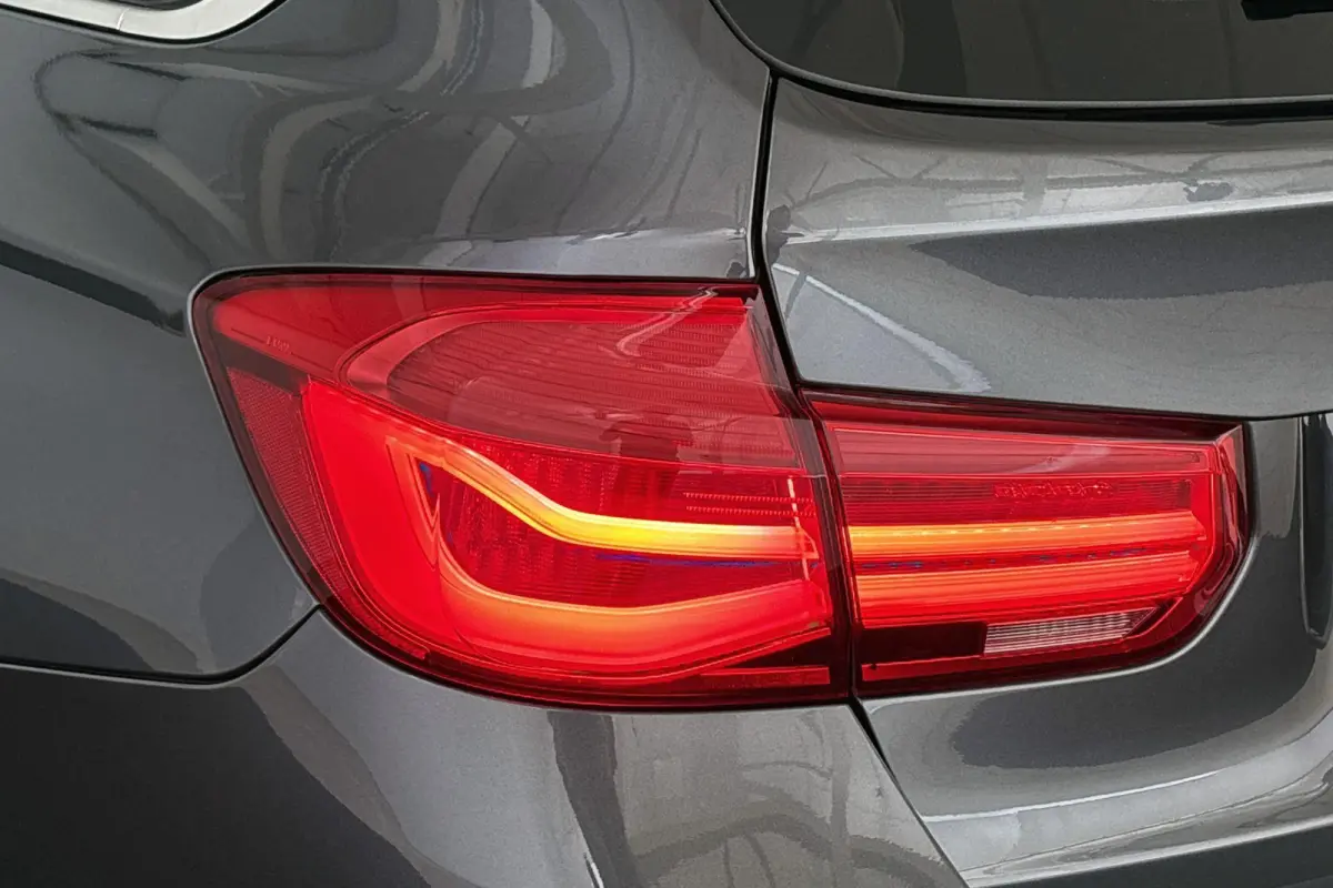 318i Luxury Edition Elektrische Trekhaak HiFi Groot Navigatie