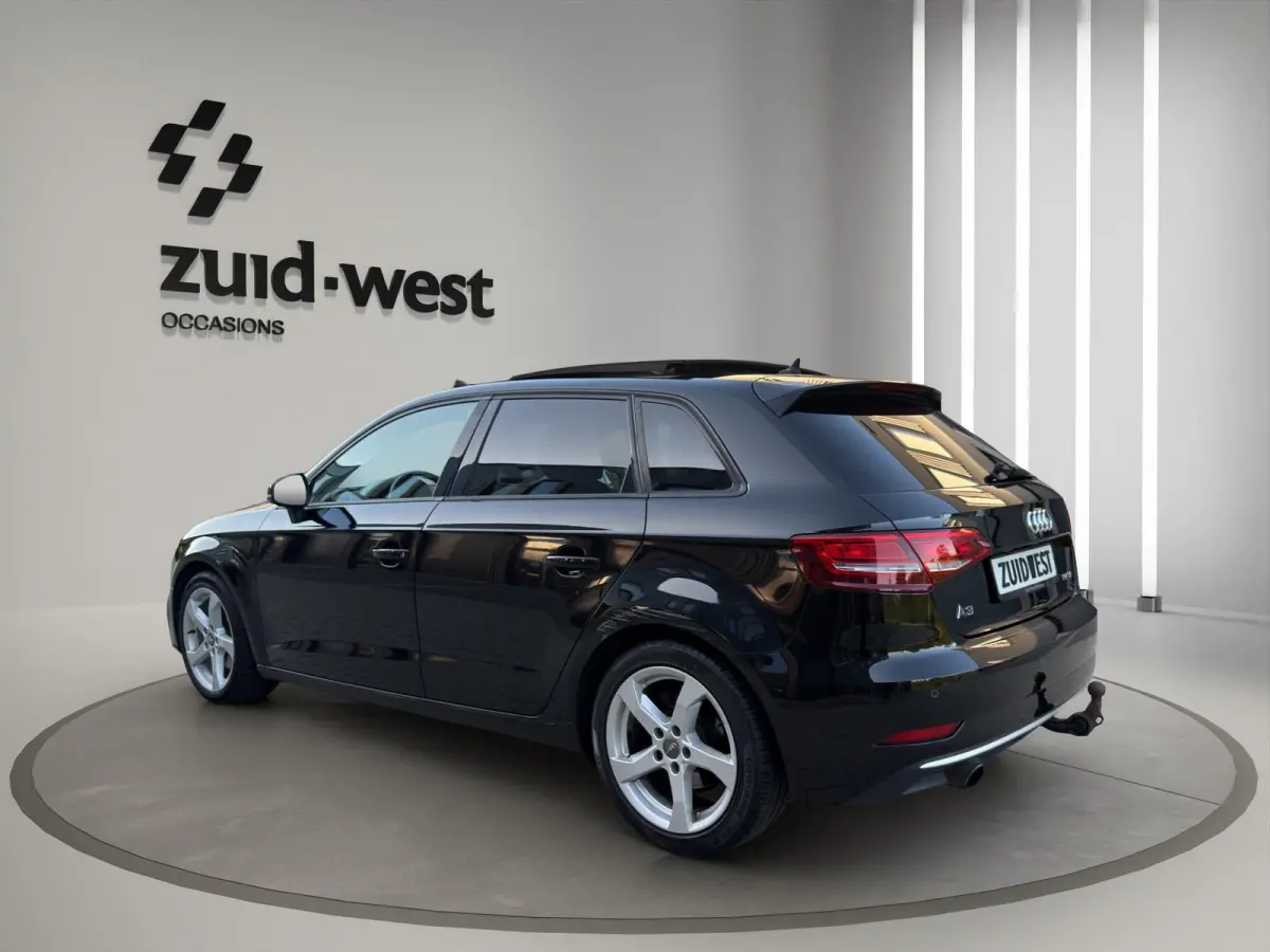 1.0 30 TFSi Sport Pano Clima Cruise