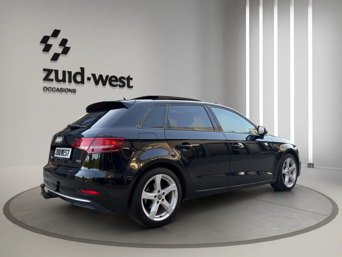 1.0 30 TFSi Sport Pano Clima Cruise