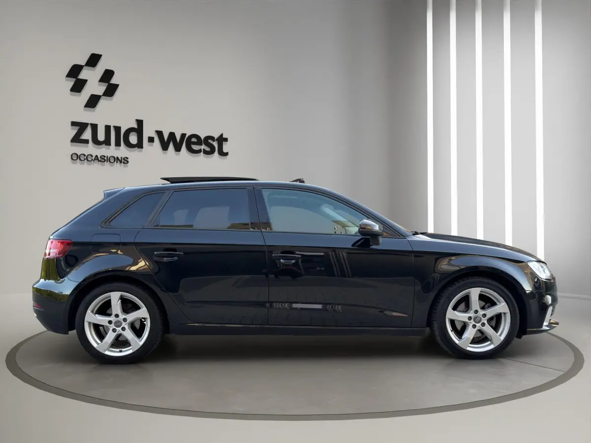 1.0 30 TFSi Sport Pano Clima Cruise