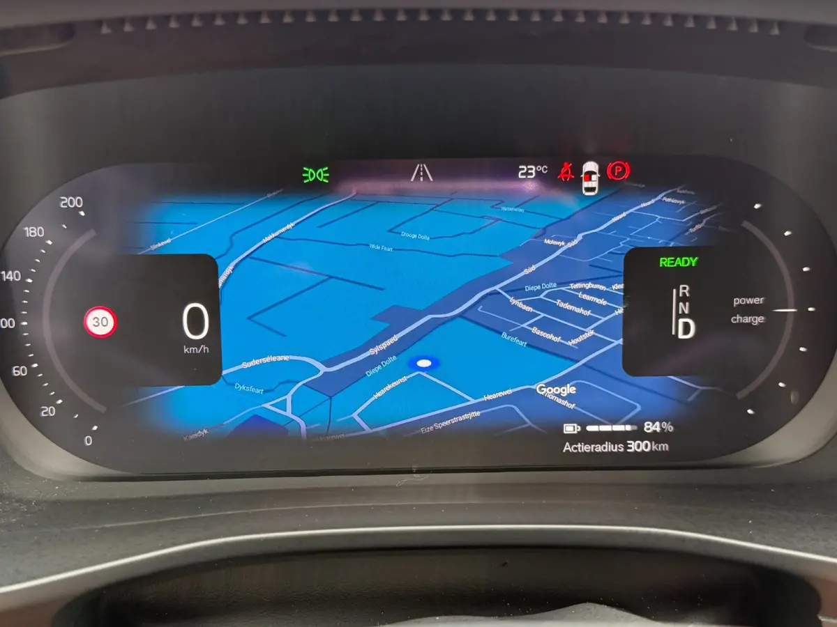 P8 AWD R-Design / SOH 93% / Pano / 360 CAM / 400PK / Harman & Kardon / 1e Eigenaar.