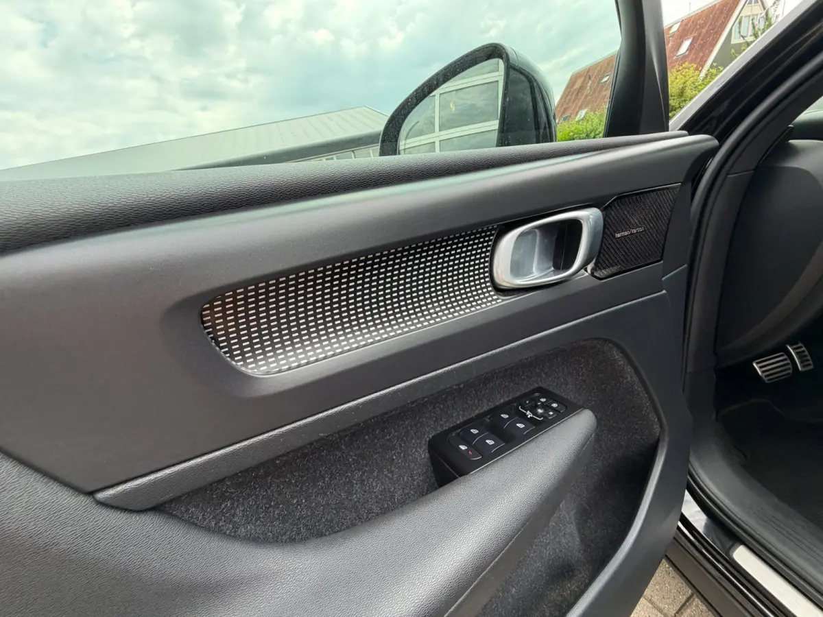 P8 AWD R-Design / SOH 93% / Pano / 360 CAM / 400PK / Harman & Kardon / 1e Eigenaar.