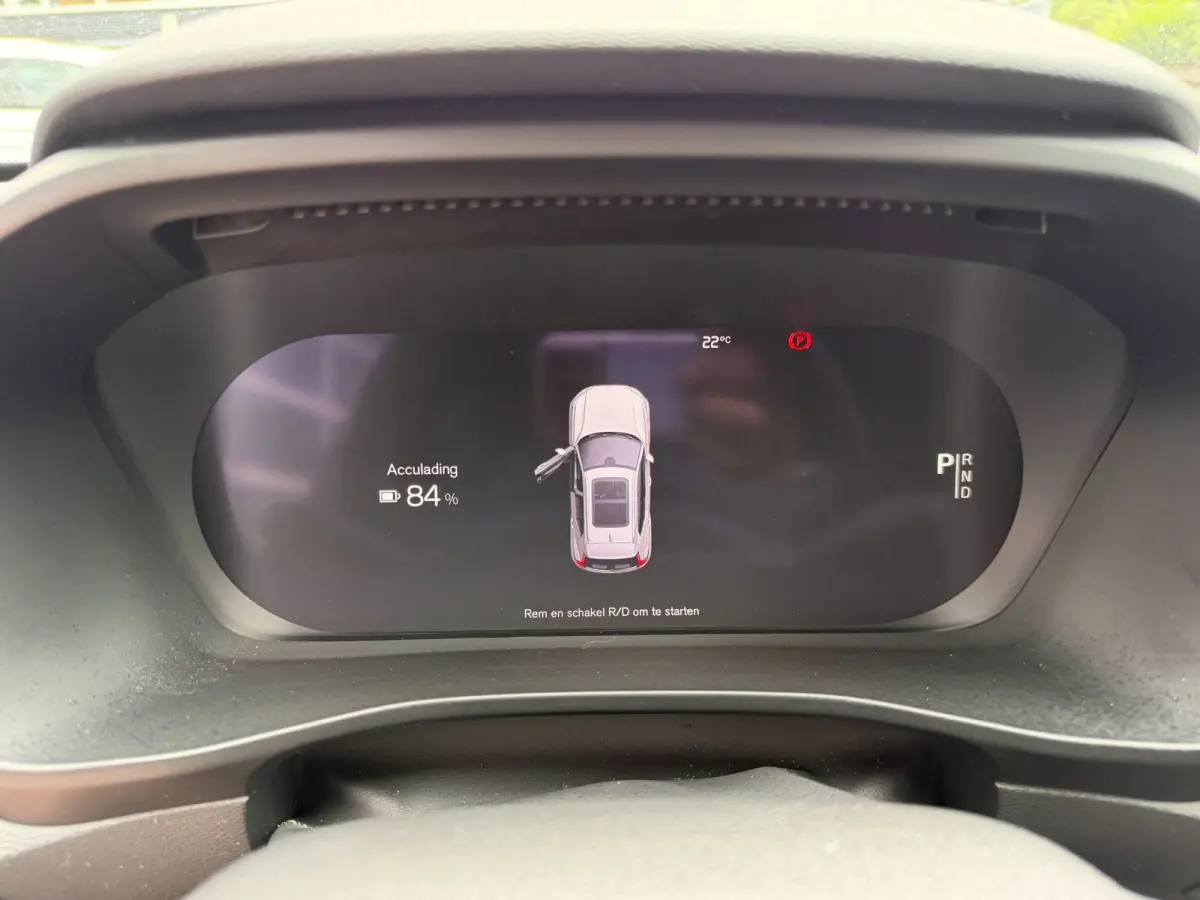 P8 AWD R-Design / SOH 93% / Pano / 360 CAM / 400PK / Harman & Kardon / 1e Eigenaar.