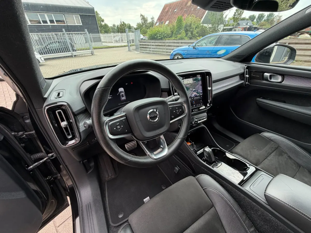 P8 AWD R-Design / SOH 93% / Pano / 360 CAM / 400PK / Harman & Kardon / 1e Eigenaar.
