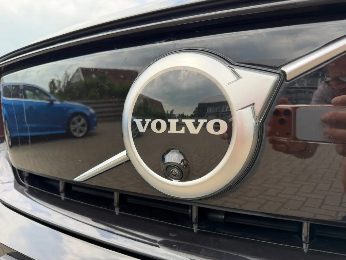 P8 AWD R-Design / SOH 93% / Pano / 360 CAM / 400PK / Harman & Kardon / 1e Eigenaar.