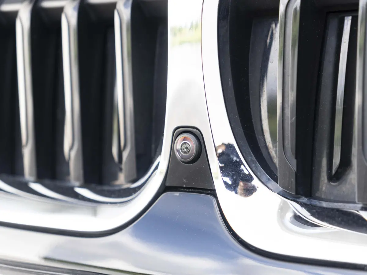 330e | Innovation Pack | M Adaptief onderstel | 19 inch | Adaptieve Cruise Control | Parking Assistent Plus | BMW Laserlight | Trekhaak