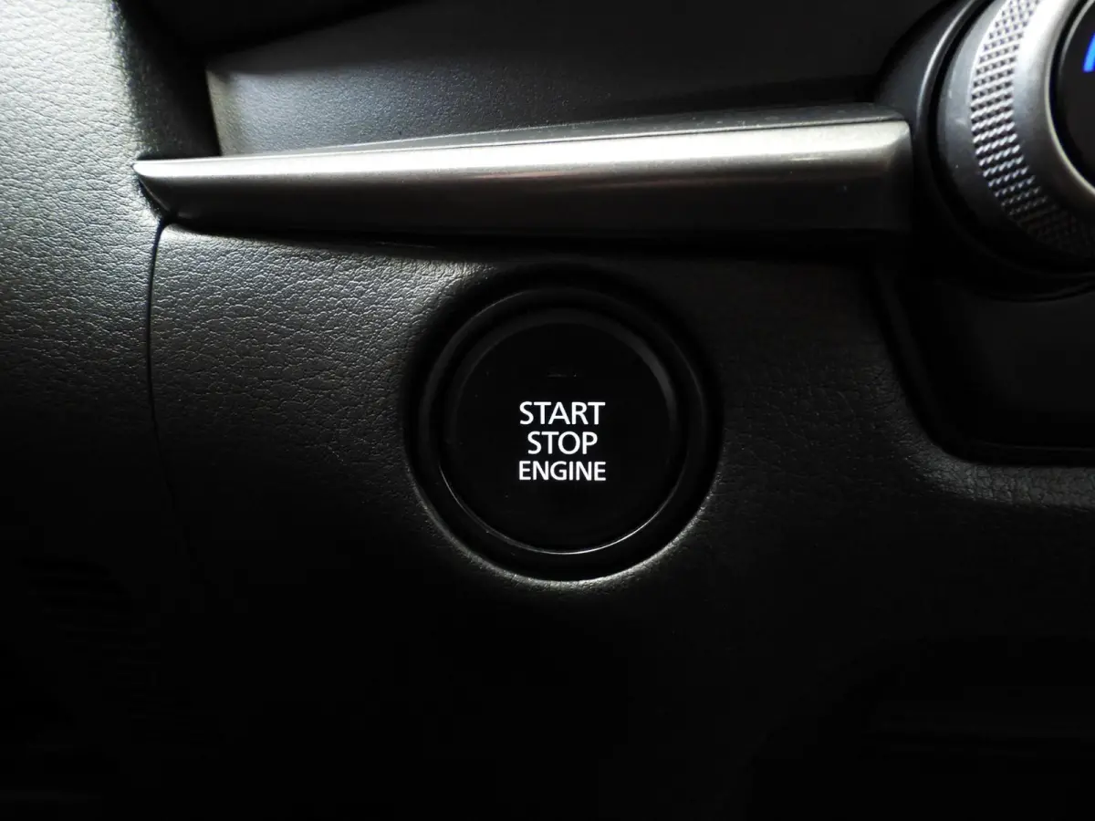 2.0 e-SkyActiv-X M Hybrid NAVI/TREKH./ADAPT.CRUISE/LED/16"LMV!