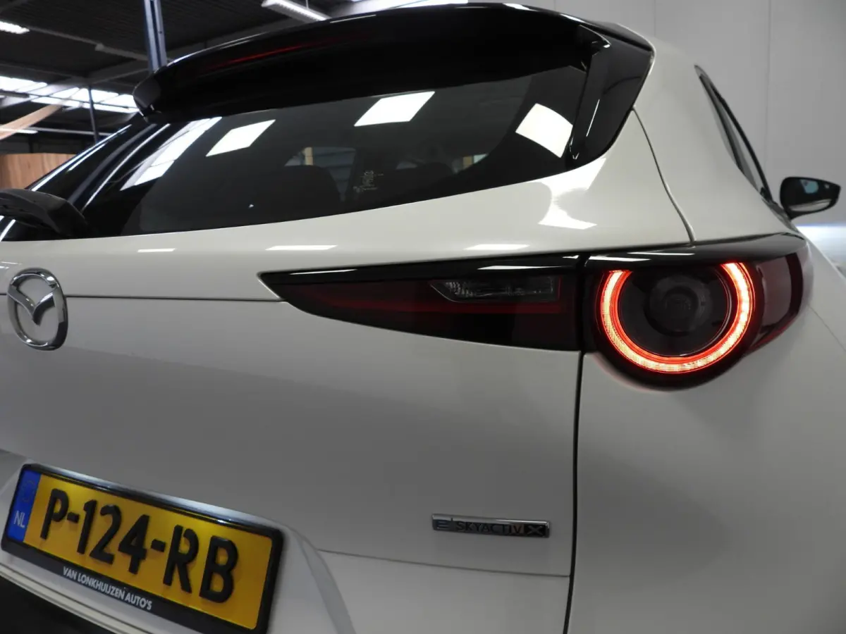 2.0 e-SkyActiv-X M Hybrid NAVI/TREKH./ADAPT.CRUISE/LED/16"LMV!