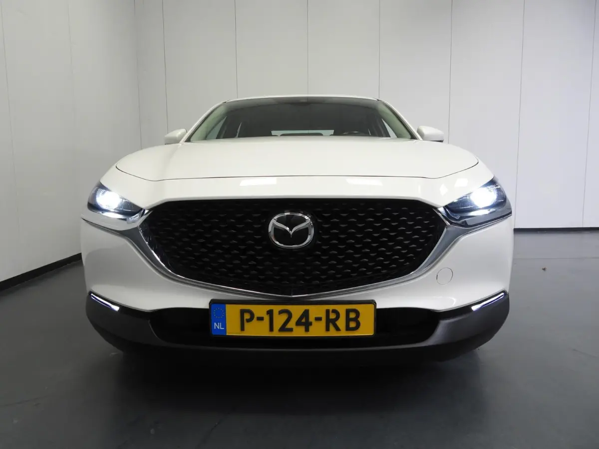 2.0 e-SkyActiv-X M Hybrid NAVI/TREKH./ADAPT.CRUISE/LED/16"LMV!