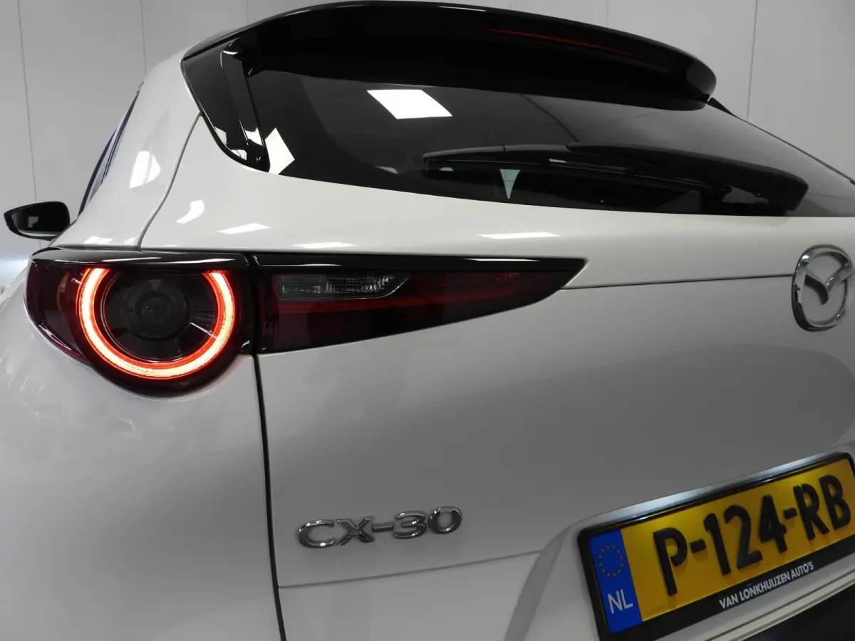 2.0 e-SkyActiv-X M Hybrid NAVI/TREKH./ADAPT.CRUISE/LED/16"LMV!