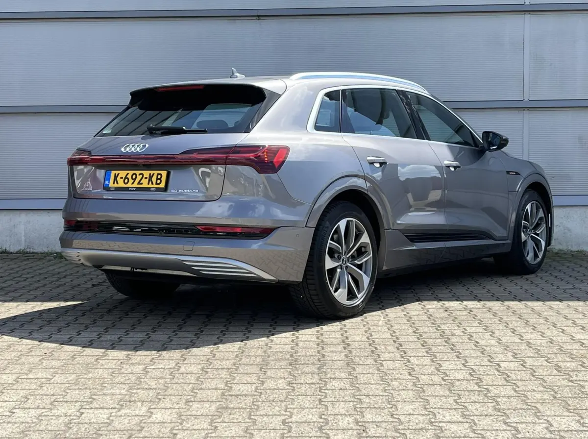 50 313pk quattro Business edition 71 kWh | SoH 93,6% | Trekhaak | Luchtvering | Navigatie