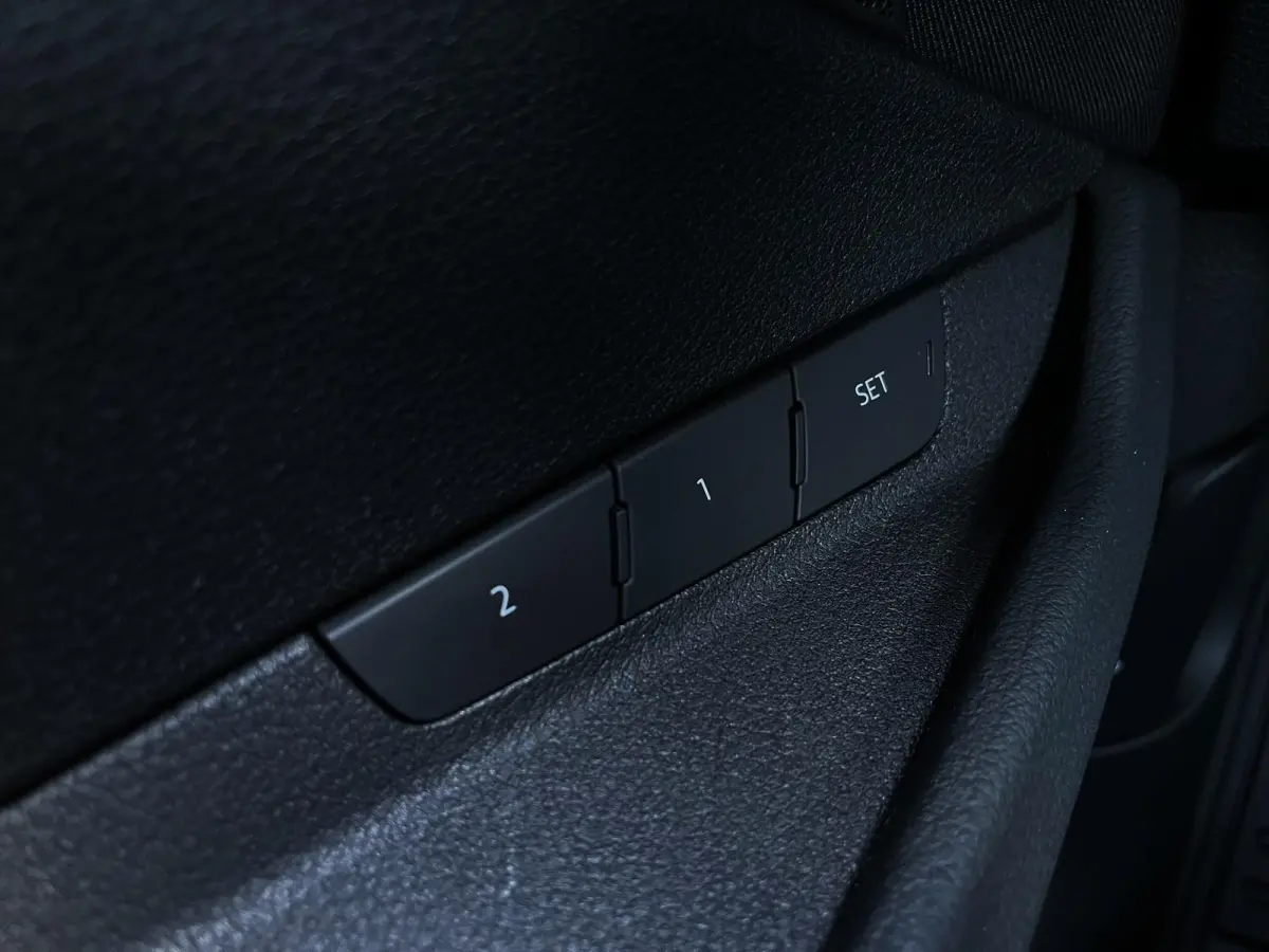 50 313pk quattro Business edition 71 kWh | SoH 93,6% | Trekhaak | Luchtvering | Navigatie