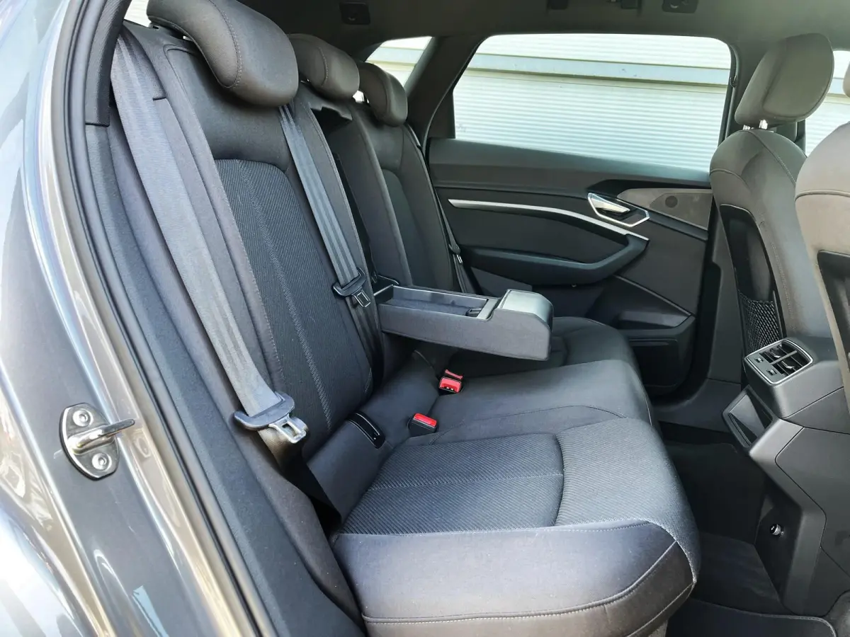 50 313pk quattro Business edition 71 kWh | SoH 93,6% | Trekhaak | Luchtvering | Navigatie