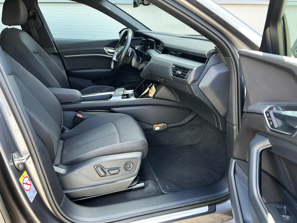 50 313pk quattro Business edition 71 kWh | SoH 93,6% | Trekhaak | Luchtvering | Navigatie