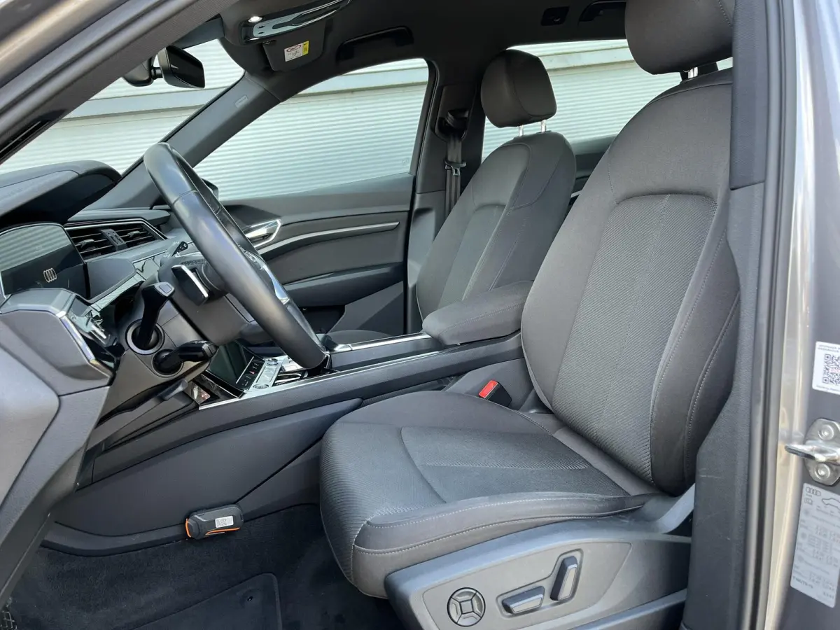 50 313pk quattro Business edition 71 kWh | SoH 93,6% | Trekhaak | Luchtvering | Navigatie