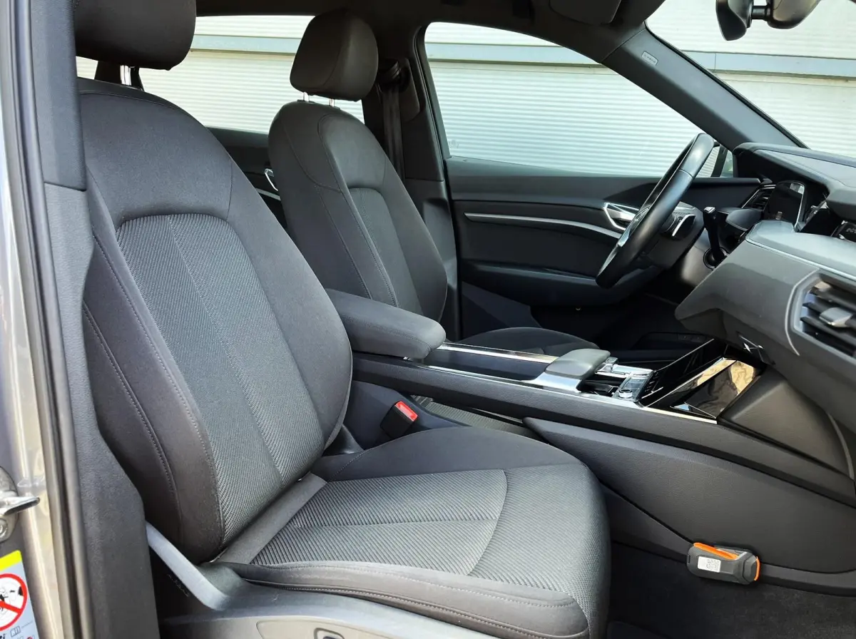 50 313pk quattro Business edition 71 kWh | SoH 93,6% | Trekhaak | Luchtvering | Navigatie