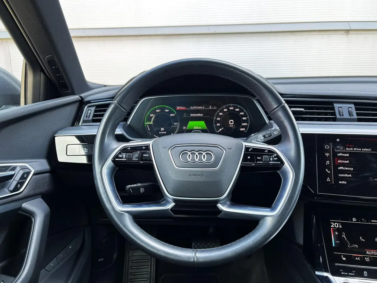50 313pk quattro Business edition 71 kWh | SoH 93,6% | Trekhaak | Luchtvering | Navigatie