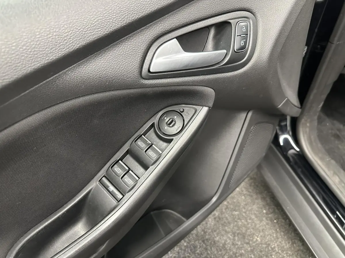 1.5 TDCI Lease Edition TREKHAAK NAVI CRUISE CARPLAY ECC LM.