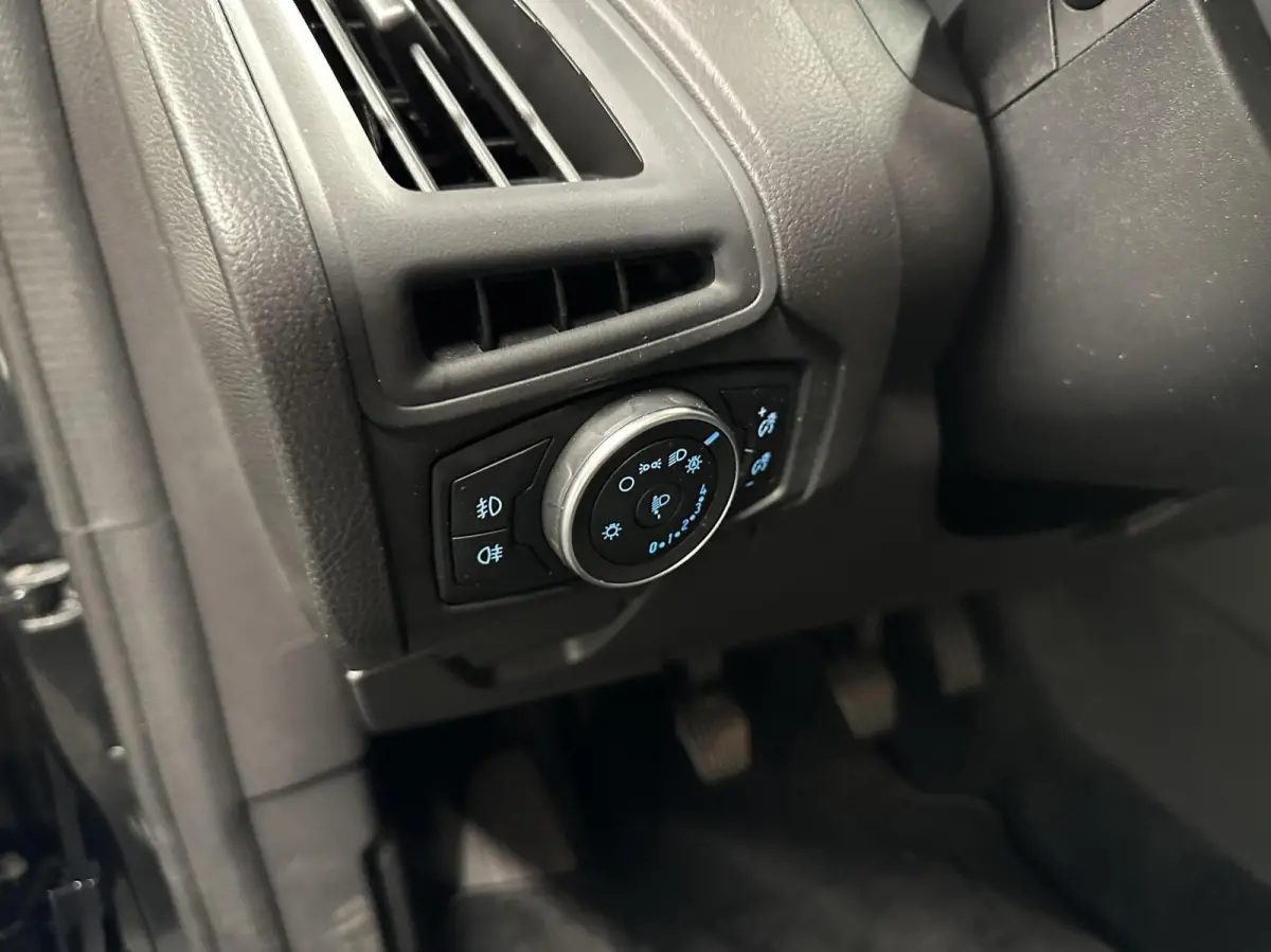 1.5 TDCI Lease Edition TREKHAAK NAVI CRUISE CARPLAY ECC LM.