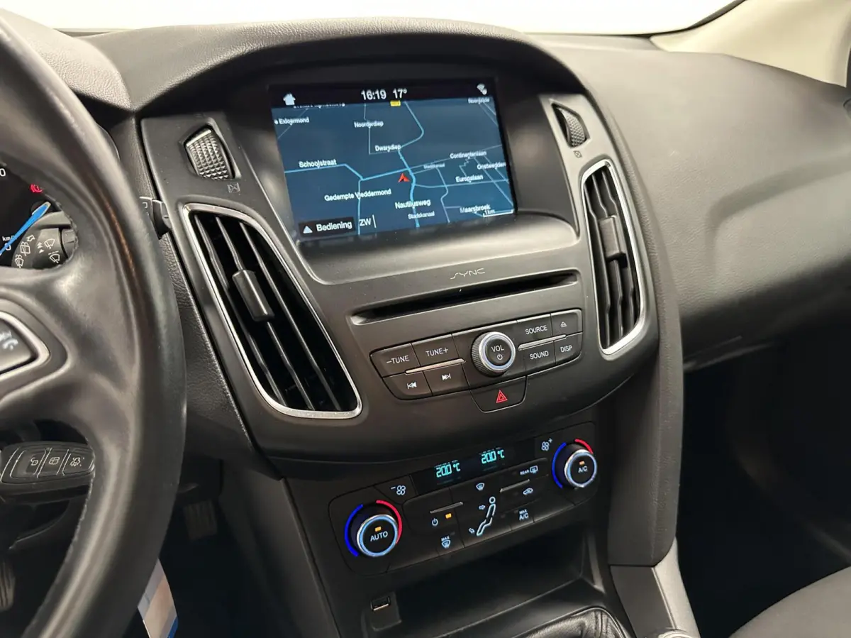 1.5 TDCI Lease Edition TREKHAAK NAVI CRUISE CARPLAY ECC LM.