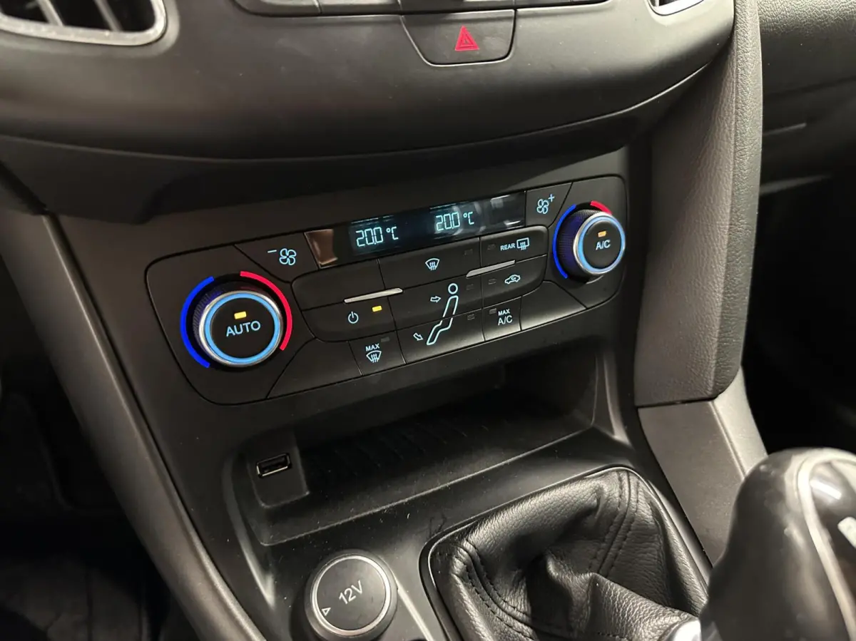1.5 TDCI Lease Edition TREKHAAK NAVI CRUISE CARPLAY ECC LM.