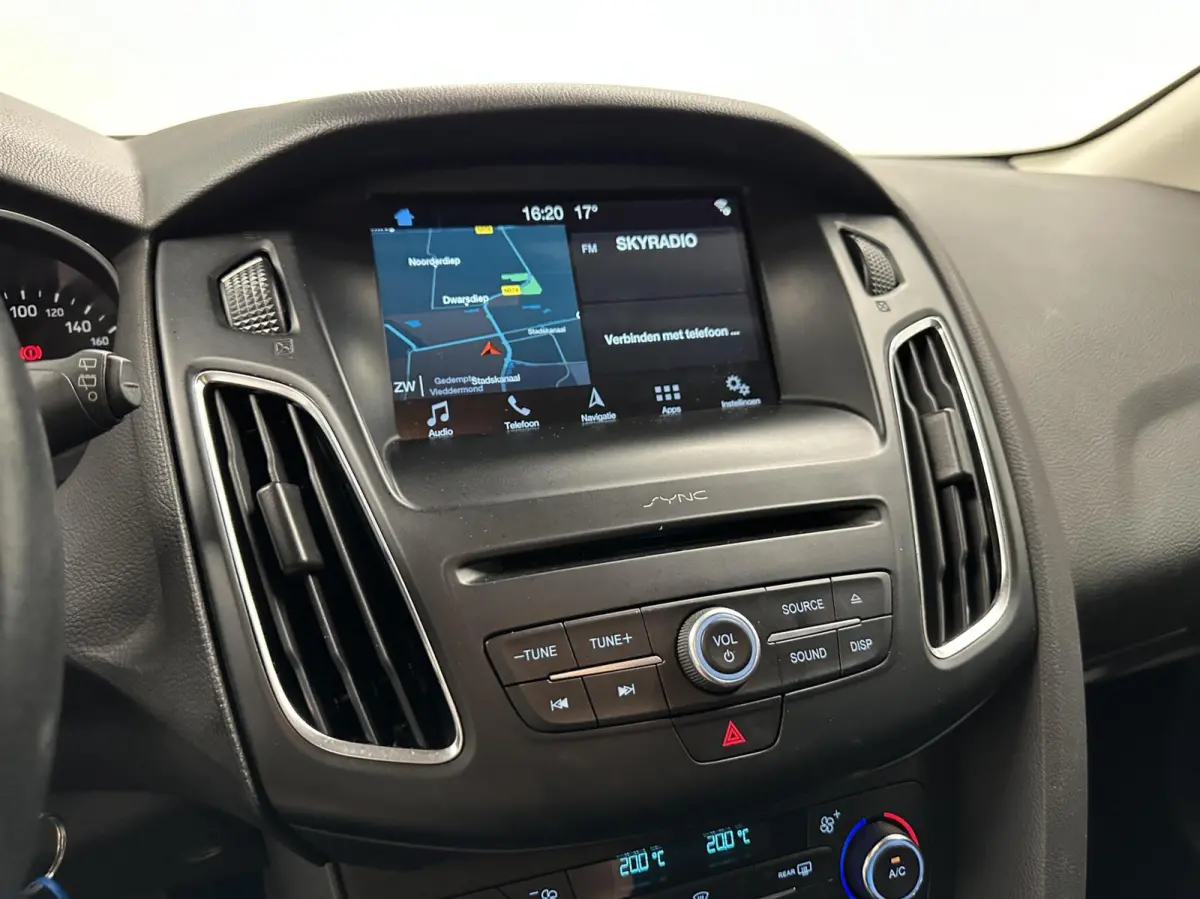 1.5 TDCI Lease Edition TREKHAAK NAVI CRUISE CARPLAY ECC LM.