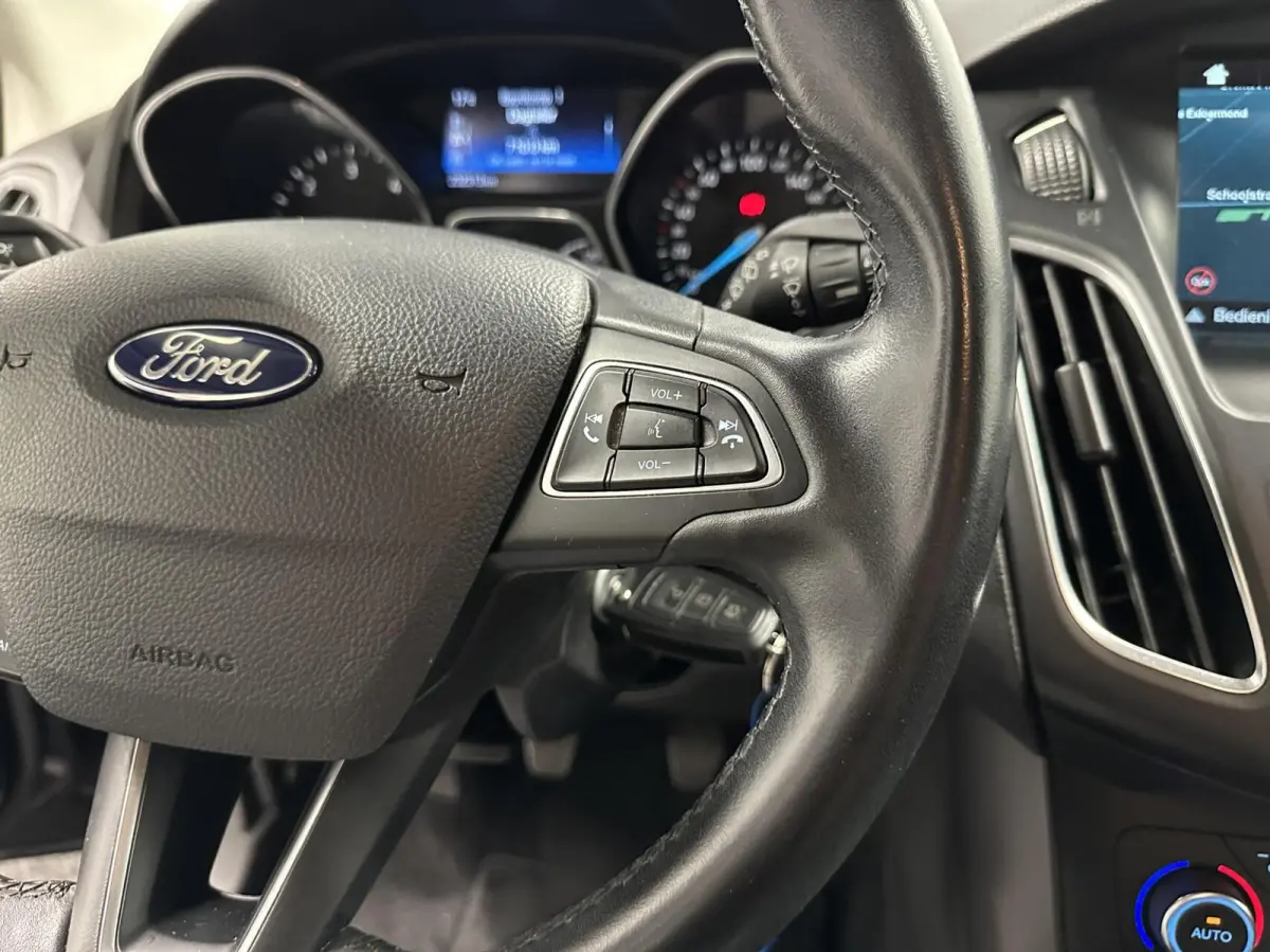1.5 TDCI Lease Edition TREKHAAK NAVI CRUISE CARPLAY ECC LM.