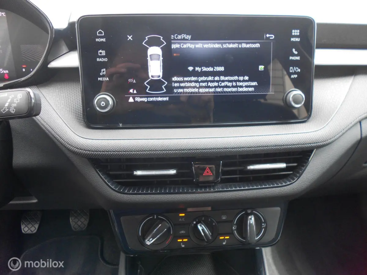 1.0 TSI Business Edition Apple Carplay Camera
