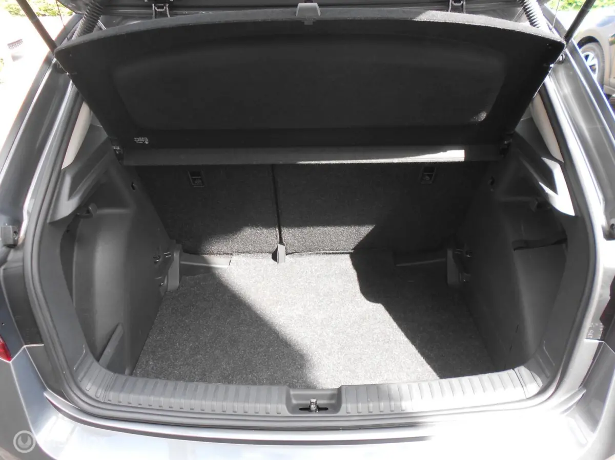 1.0 TSI Business Edition Apple Carplay Camera