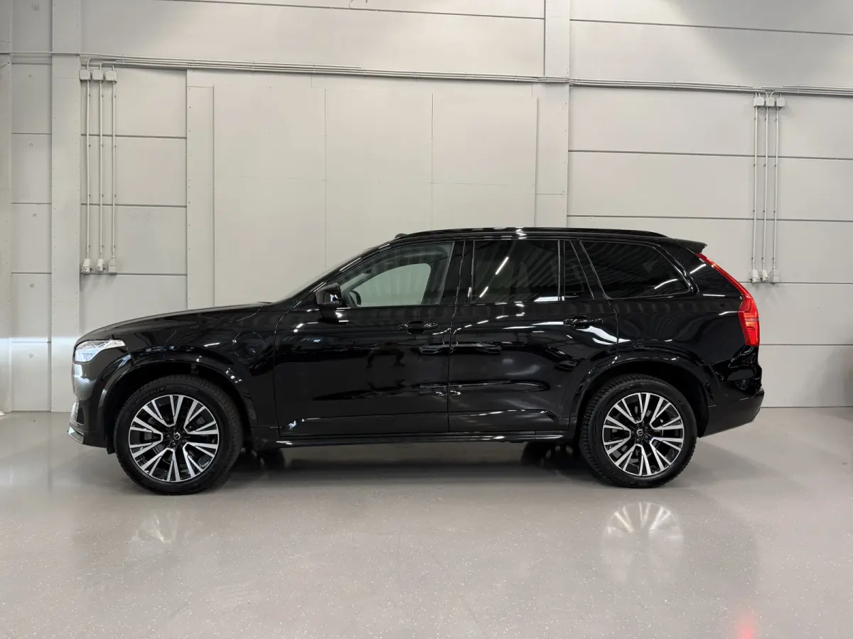 T8 Recharge AWD R-Design PANO/LUCHTVERING/TREKHAAK/SOH 98%/H&K/MEMORY/ZWART LEER/GOOGLE/CARPLAY/ACC/PILOT-ASSIST/20"/PRIVACY/VOLLEDIG VOLVO DEALER HISTORIE